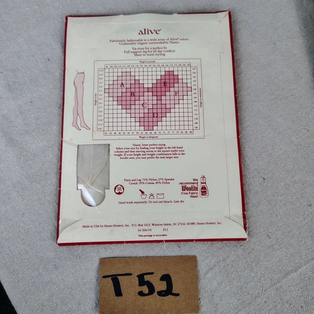 NWT Hanes Womens SZ D Alive Support Pantyhose Pearl Sheer Sandalfoot Vintage 80s